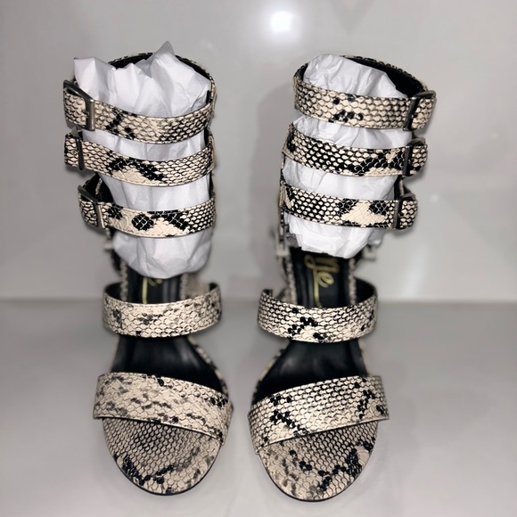 Sexy snakeskin inspired women heels 👠 - Picture 1 of 3